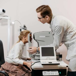 Badanie wzroku u dziecka – jak wygląda i dlaczego jest ważne 1x1
