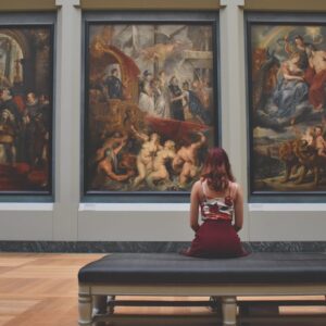 Kiedy kupować bilety na wydarzenia? Wskazówki dla miłośników kultury